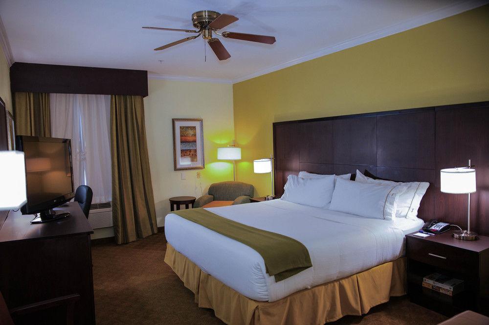 Holiday Inn Express Hotel & Suites Houston North Intercontinental By Ihg Exterior foto