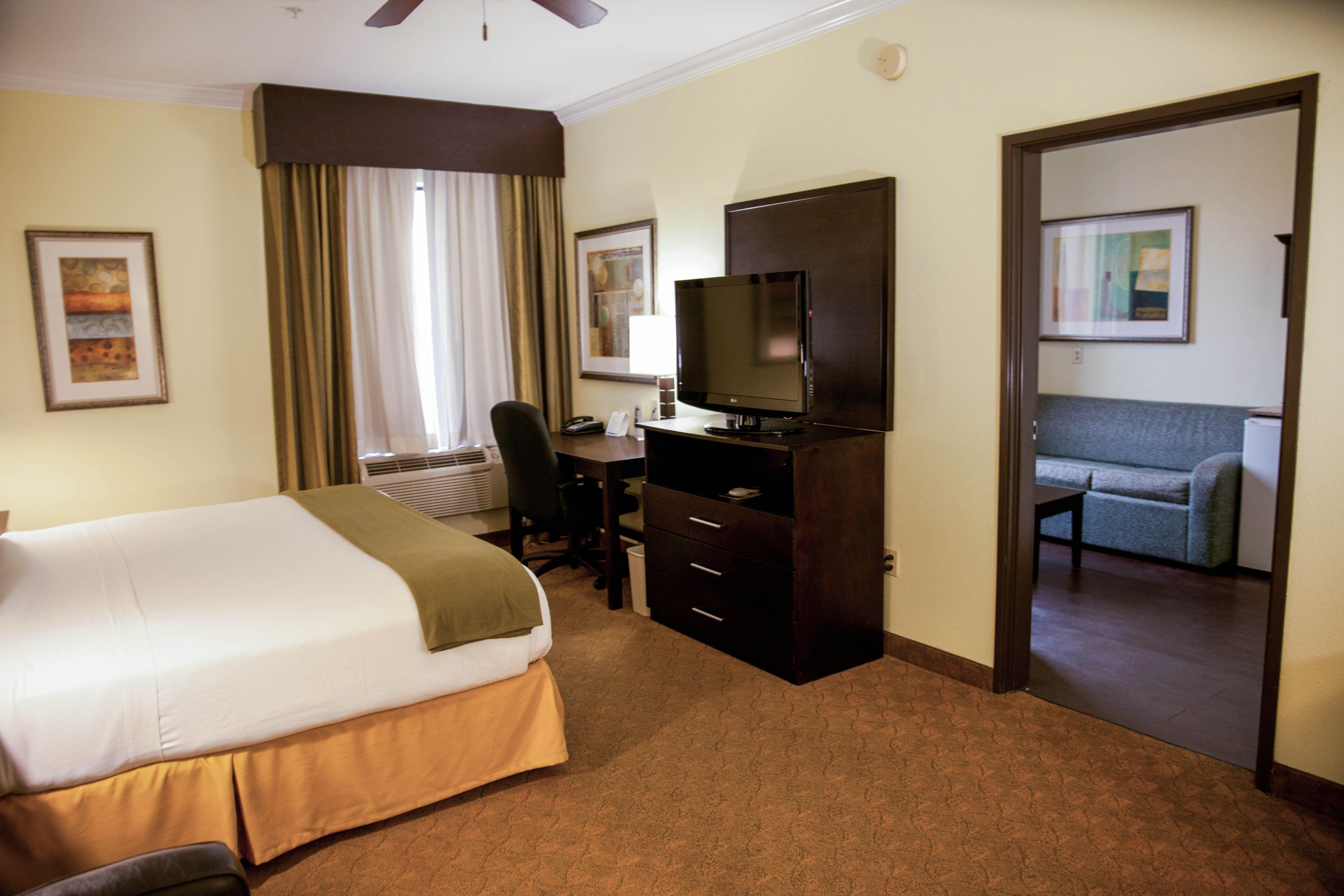 Holiday Inn Express Hotel & Suites Houston North Intercontinental By Ihg Exterior foto