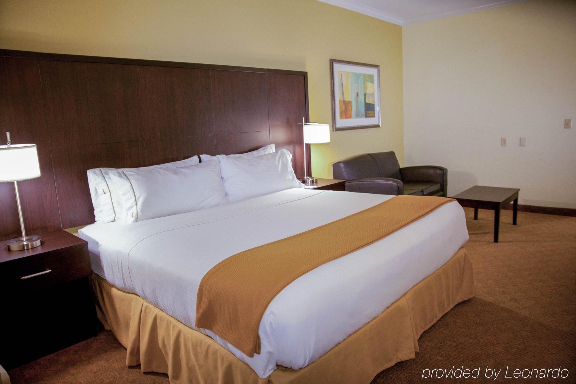 Holiday Inn Express Hotel & Suites Houston North Intercontinental By Ihg Exterior foto